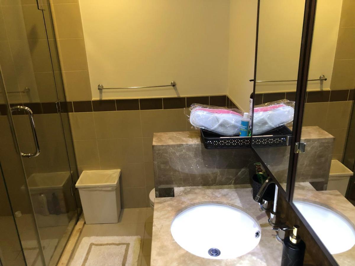Downtown Boulevard One Bedroom Apt In 29 Blvd غرفة وصالة Burj & Fountain View Master Bedroom Plus 2 Single Beds In Living Room Dubai Luaran gambar